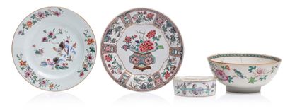 CHINE XVIIIe siècle Lot comprenant deux assiettes en porcelaine et émaux de la famille...