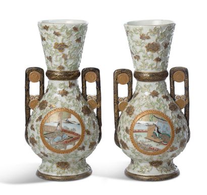 JAPON PÉRIODE MEIJI, VERS 1880-1900 Pair of porcelain and polychrome enamel vases...