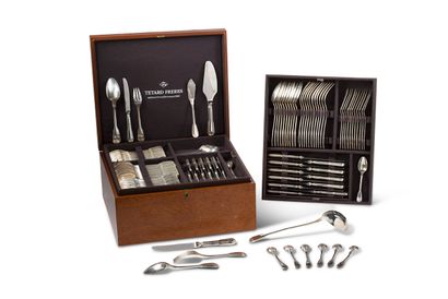 TETARD FRÈRES. 
Silver household set 925 millies, model filet contour including:...