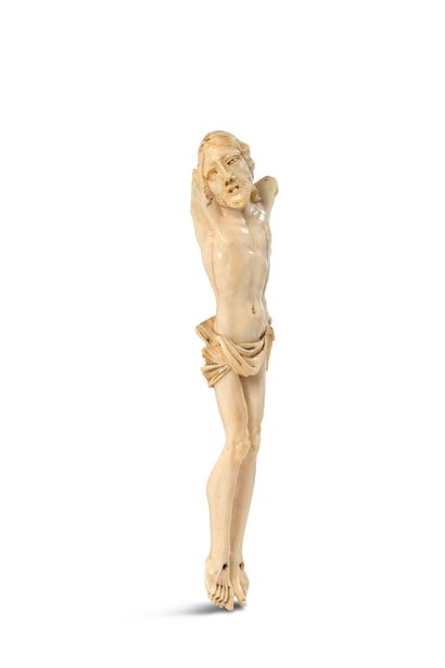 null CHRIST EN IVOIRE SCULPTÉ XVIIe siècle
H. 14,3 cm
(Manque les bras)