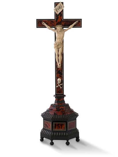 null IMPORTANT CALVAIRE représentant un christ en croix agonisant, titulus et crâne...