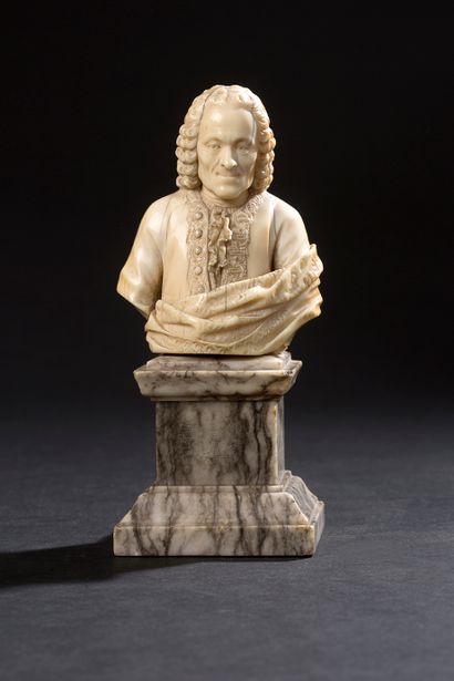 ATELIER DES FRÈRES ROSSET, Portrait of Voltaire (1694-1778)
Small life bust in ivory
Signed...