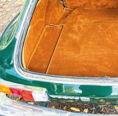 1973 VOLVO P 1800 ES 罕见的柏树绿颜色可用于最新的模型上 最后一批P1800的制造者之一 车辆运行但需要修复 法国收藏家的登记 底盘编号0008043...