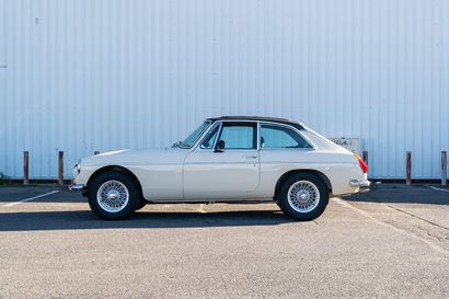 1974 – MGB GT 
Addition out of catalog

Please note that the front skirt is not present.



French...