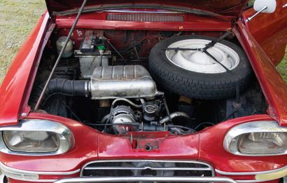 1967 CITROËN AMI 6 BREAK 
没有储备



颜色 红色 Corsair AC 403

状况良好

复古大陆爱迪生汽车收音机



法国注册

底盘编号：9924613



1950年代中期的雪铁龙目录相当有限。2CV是廉价和流行汽车的替代品，而DS则是舒适和革命性的豪华汽车。20世纪60年代初的目标是在这两个型号的基础上增加一个中档型号。因此，设计办公室开展了一个名为AM（M代表中档）的中级车项目。最后，技术和经济上的限制使该项目转向创建一个...