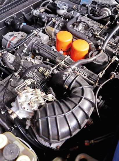 1983 FERRARI 400 i AUTOMATIQUE 
右侧喷油盒的燃油泄漏



漂亮的修复和颜色组合

卓越的道路操控性

与原版小册子和手册一起出售



法国注册

底盘编号45003



1972年，宾尼法利纳设计了法拉利365...