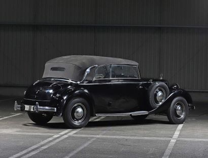 1938 MERCEDES 230 Cabriolet B 
未预留



品牌的历史模式

230型的最有吸引力的版本

状况良好，有待修复的机械装置



美国公路冠军

车辆通关

底盘编号5186384

发动机编号429871



1929年华尔街崩盘后，其豪华车型的销售受到了严重影响，仅在三年前诞生的梅赛德斯-奔驰品牌，已经以其卓越的技术和豪华汽车而闻名，它试图通过在中档家庭汽车领域建立自己的地位来重新启动自己。结果是230型，代号为W143，由汉斯-尼贝尔设计，他是他那一代人中最有天赋的汽车工程师之一。在他于1934年11月去世后，马克斯-赛勒（Max...