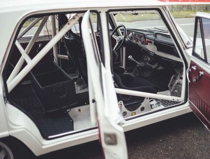 1964 ALFA ROMEO GIULIA 1600 TI SUPER 
没有技术控制而出售的车辆



只建造了501个

在法国新交付的罕见例子

高质量的修复和准备



法国注册

底盘编号：AR...