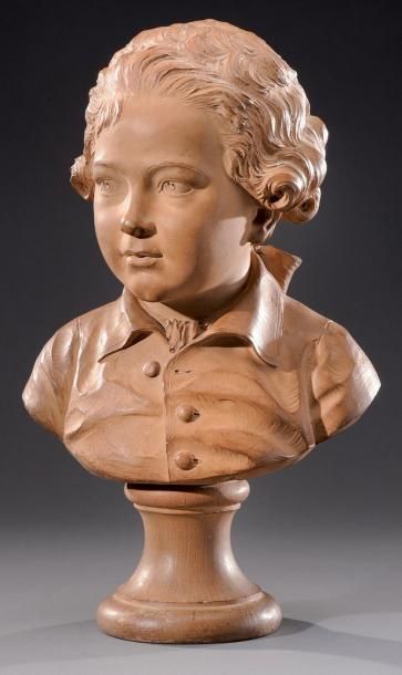 HUET Jean-Baptiste Sujet en terre cuite Buste de garçon H: 39 cm