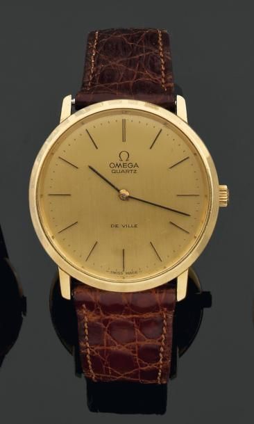 OMEGA «Quartz De Ville», vers 1980 Montre-bracelet en or de forme ronde, fond clippé....