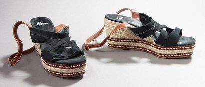 CASTANER Paire de sandales compensées en toile noire et cuir marron P 38 Très bon...