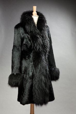 KARL LAGERFELD Très beau manteau en lapin, bordures en renard noir T 38 Etat neu...