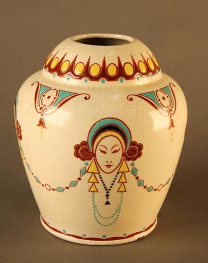 ORCHIES Vase ovoÏde à col resseré et corps bombé en céramique et à décor polychrome...