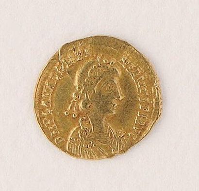null Valentinien III (425-55) Solidus Poids: 4g45 Revers Victoria avggg Atelier Raveme...