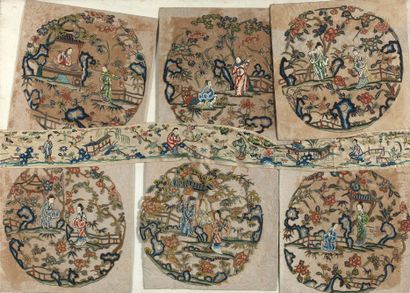 CHINE vers 1900 Set of six circular embroideries on paper and a rectangular band...