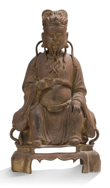 CHINE XVIIE - XVIIIE SIÈCLE Sujet en bronze représentant un juge taoïste assis sur...