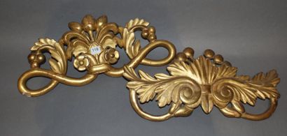 null Deux éléments décoratifs en bois doré. Epoque XIXeme siècle. Dim.: 17 x 38 ...