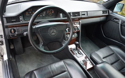 1992 MERCEDES-BENZ 500 E 
Second hand

Only 124,000 km

Attractive estimate



French...