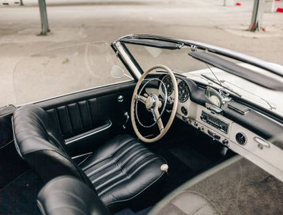 1959 MERCEDES BENZ 190 SL 
罕见的硬顶车

传说中的300SL的小姐妹

有吸引力的估价



法国注册

底盘编号：12104010950123



我们正处于20世纪50年代初，跑车在欧洲大陆蓬勃发展，奔驰公司成功地推出了其标志性的300SL。当该品牌的美国进口商马克斯-霍夫曼（Max...