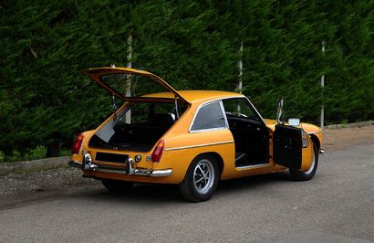 1973 MGB GT 
Iconic car

Original configuration

Good overall condition



French...
