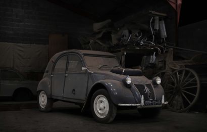 1965 Citroën 2 CV SAHARA 
Only 28,000 km

Genuine barnfind

Second hand, original...