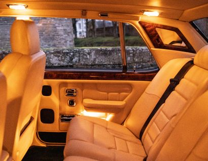 1996 BENTLEY TURBO R SPORT 
保密生产，20台

在世界上

理想的配置

清除历史



法国注册

底盘编号：SCBZR15C5TCX57830



在1985年的日内瓦车展上，宾利推出了慕尚的替代车型，这是一款大型、豪华和运动型的轿车，被重新命名为Turbo...