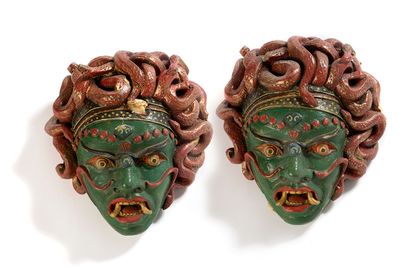 Paire de masques issus de la série Versailles