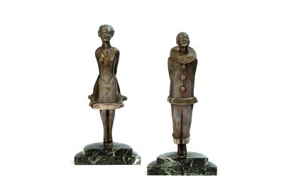 MARCEL-ANDRÉ BOURAINE (1886 - 1948) PIERROT ET COLOMBINE Serre-livres en bronze patiné....