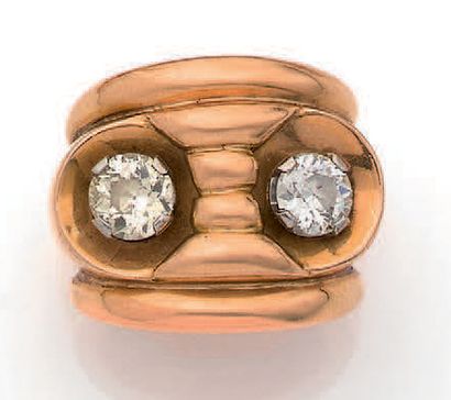 null 
戒指 "GODRONS

仿古切割钻石 

18K（750）金

Td。: 58 - Pb.23.6克



一枚钻石和金戒指
