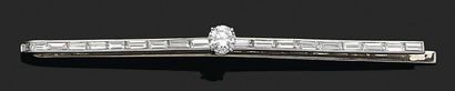null 
BARRETTE CHEVEUX 

Diamants rond taille brillant et calibrés

Or 18k (750),...