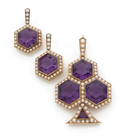 null 
CLOVER "套装

吊坠和一对耳环

紫水晶，半颗珍珠，18K（750）金

法国作品 - 拿破仑三世时期 

胸针高度：8厘米 - 耳环：4.5厘米...