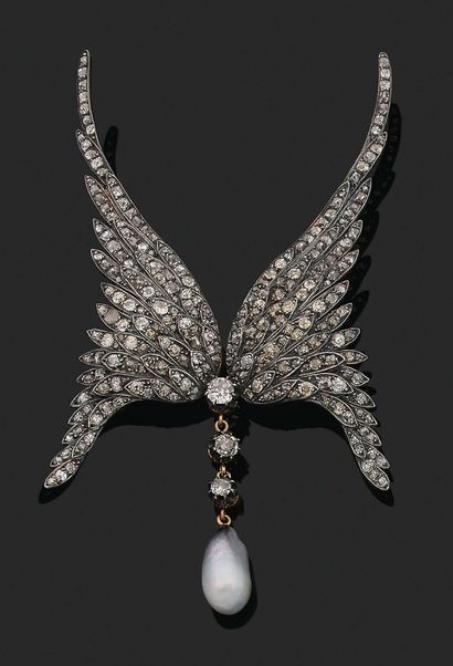 null 
BROCHURE "WINGS

Old cut and pink diamonds, fine pearl in tassel 

18k gold...