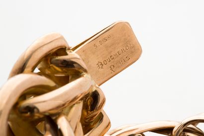 BOUCHERON 
BRACELET 

Or 18k (750)

L. : 20.3 cm env. - Pb. : 58.6 gr



A gold bracelet,...