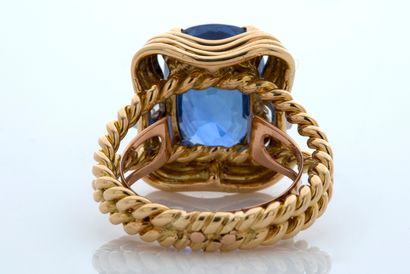 CARTIER 
"SAPHIR "戒指

蓝宝石和公主钻石戒指

18K（750）金和950铂金，签名为 "Monture Cartier"。 

Td。: 56...