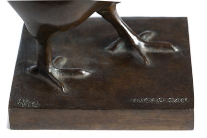 Vũ Cao Đàm (1908-2000) 
Poule

Bronze with brown-green patina, signed and numbered...