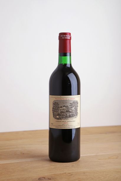 null 1 B CHÂTEAU LAFITE ROTHSCHILD (étui d'origine) (capsule négoce) - 1979 - GCC1...