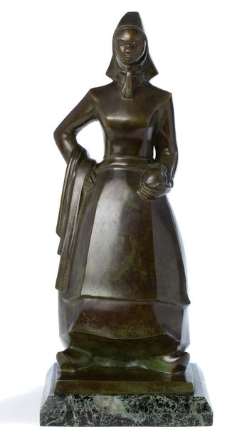 JUAN NITO MARQUEZ, DIT NITO-MARQUEZ (1903 - 1980) 
戴着手帕的站立妇女，约1930年



带有棕绿色铜锈的青铜器

签有未破译的创始人印章

海绿色的大理石底座

带有绿褐色铜锈的青铜器，签署了一个未确定的铸造厂标记，绿色大理石底座

44,5...