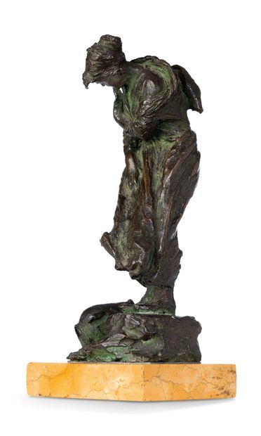 FERDINANDO VALSECCHI (1863 - 1928) 
Frileuse à la cruche renversée, 1896

Bronze...