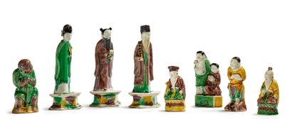 CHINE XVIIIe SIÈCLE, PÉRIODE KANGXI (1661 - 1722) 
Huit statuettes en biscuit et...