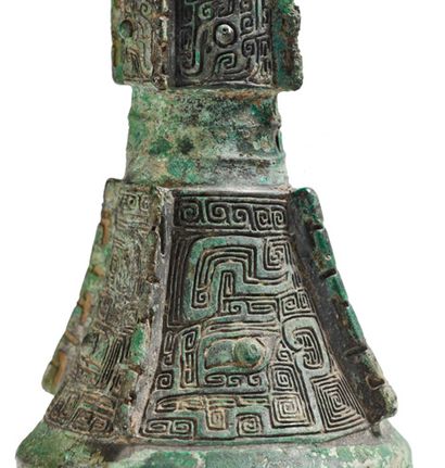 CHINE PÉRIODE SHANG (1570 À 1045 AV. J.-C.) Paire de vases Gu en bronze de belle...