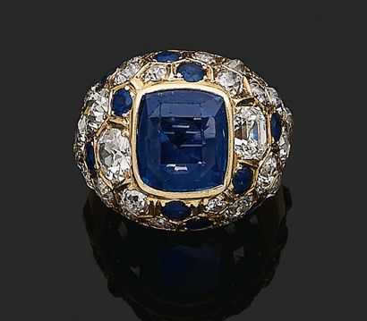 SUZANNE BELPERRON BAGUE « BOULE »
Saphirs, diamants tailles ancienne, moderne et...