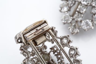 CARTIER PAIRE DE CLIPS « DIAMANTS »
Pouvant se cliper sur bracelet jonc
Platine (950)...
