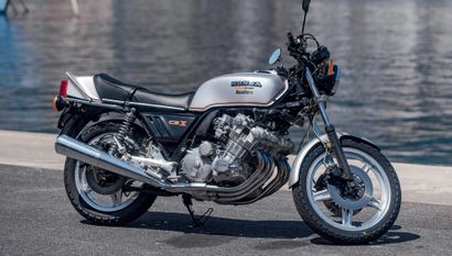 1979 Honda CBX 1000 
摩纳哥的流通许可证

框架编号：CB1-2014542



第一辆超过100马力的量产摩托车

神话般的6缸发动机

低于16000公里

非常好的原始状态

修复的座椅，新轮胎

CBX...