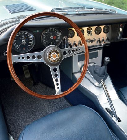 1971 MERCEDES 280 SL Pagode 
法国注册文件

底盘编号113.044-10-023532



罕见的加州四座车，带硬顶

罕见而优雅的颜色组合

2...