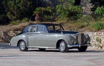 1960 ROLLS-ROYCE Silver Cloud II 
French historic registration title



Emblematic...