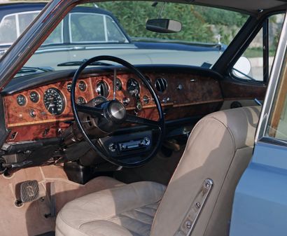 1967 ROLLS-ROYCE Silver Shadow TWO DOORS 
法国收藏家的执照

底盘编号：CRX2629



车身设计由Mulliner...