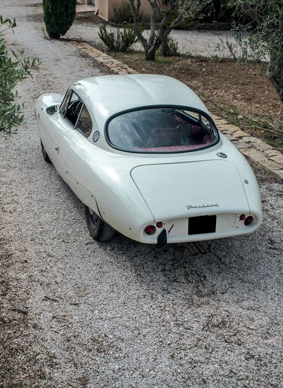 1964 Panhard CD 
French registration title



Real race car in suit

Breathtaking...