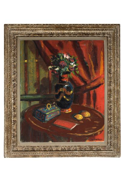 Auguste CHABAUD (1882-1955) 
Bouquet de fleurs et coffret sur un guéridon

Huile...