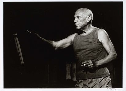 [Pablo PICASSO (1881 - 1973)] "Portrait of Pablo Picasso painting", original photograph...