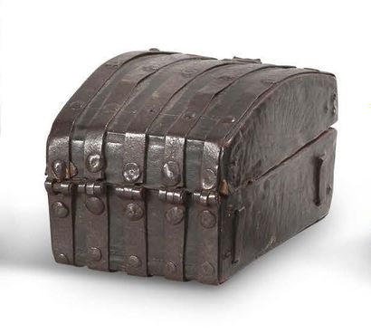 null SMALL TIMEBOOK BOX In leather and wood core, iron hinges, hinged lid and hasp...
